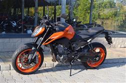 <span>KTM</span> 790 DUKE